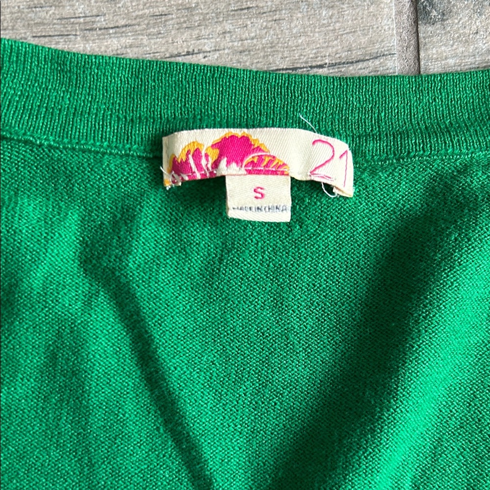 Forever 21 Vibrant Green V-Neck Sweater - Picture 2 of 4